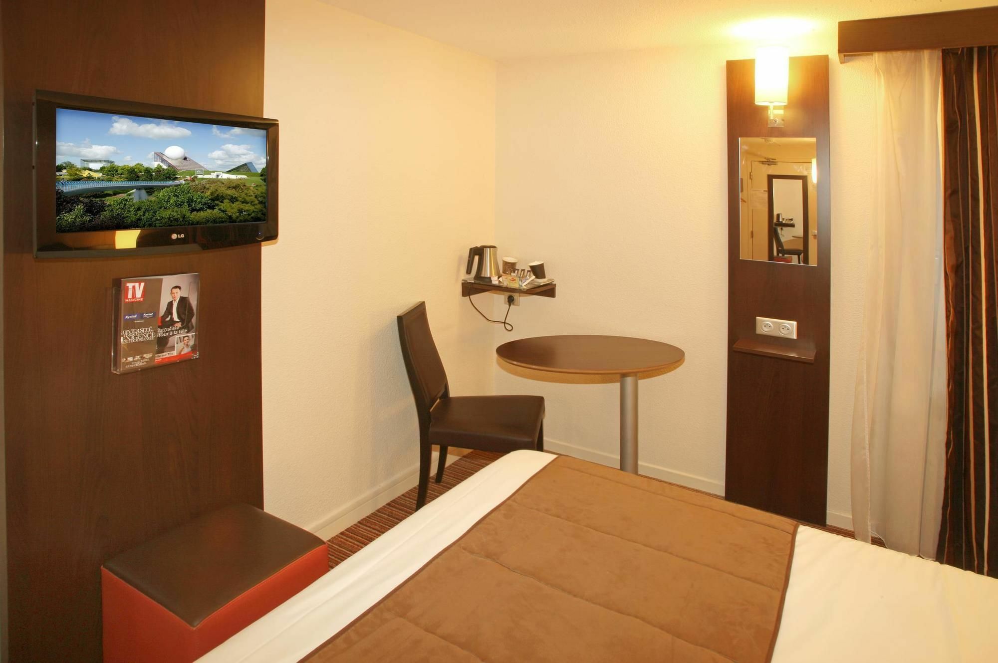 Hotel Inn Design Poitiers Sud Kültér fotó
